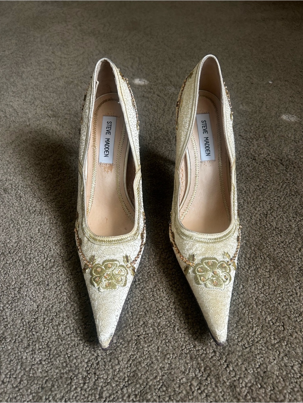 Steve Madden Cream and Gold Pointed-Toe Embroidered Pumps